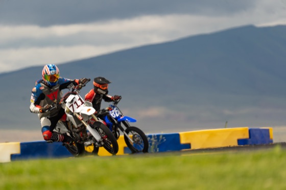 Matt Higgins on the #711 with another rider behind (photo 28 of 77)