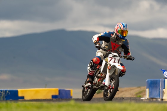 Matt Higgins on the #711 under a dark sky (photo 29 of 77)