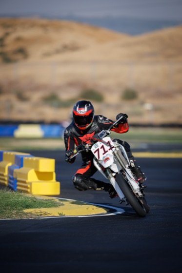 Alex Taylor tipping the #711 into a corner (photo 42 of 117)