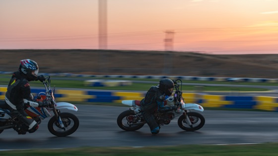 Hannah Johnson on the #711 just ahead of the #15 at sunrise (photo 81 of 117)
