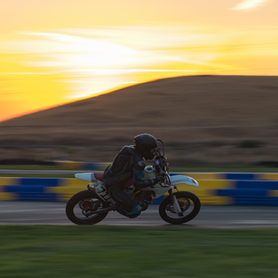Hannah Johnson on the #711 panning past the barriers as the sun comes up (photo 99 of 117)