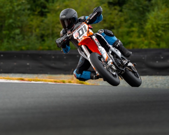 Hannah Johnson riding the #101 Spiva Racing KTM 450 SMR at Vancouver Island Motorsport Circuit (photo 13 of 61)