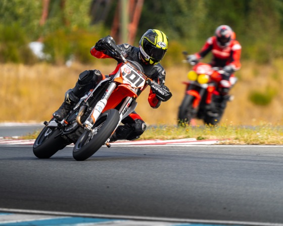 Alex Taylor riding the #101 Spiva Racing KTM 450 SMR at Vancouver Island Motorsport Circuit (photo 36 of 61)