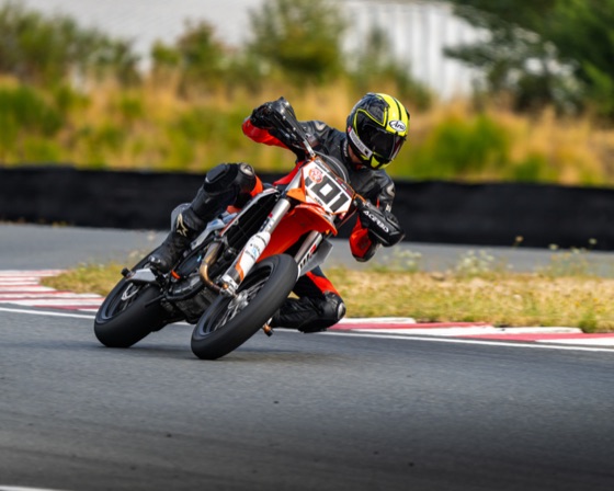 Alex Taylor riding the #101 Spiva Racing KTM 450 SMR at Vancouver Island Motorsport Circuit (photo 37 of 61)
