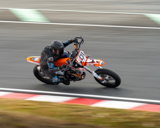 Hannah Johnson riding the #101 Spiva Racing KTM 450 SMR at Vancouver Island Motorsport Circuit (photo 42 of 61)