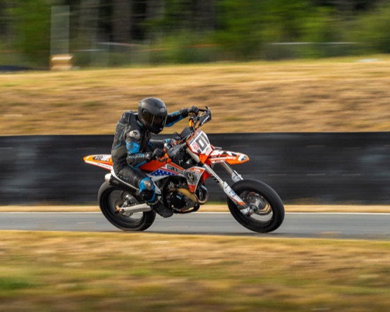 Hannah Johnson riding the #101 Spiva Racing KTM 450 SMR at Vancouver Island Motorsport Circuit (photo 45 of 61)