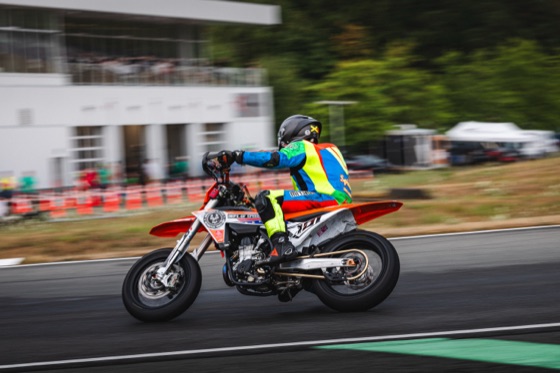 Jonathan Spiva riding the #101 Spiva Racing KTM 450 SMR at Vancouver Island Motorsport Circuit (photo 34 of 61)