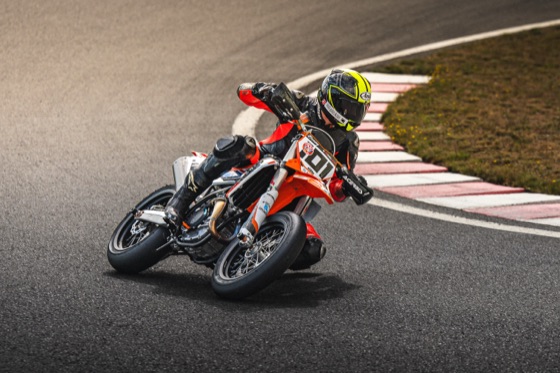 Alex Taylor riding the #101 Spiva Racing KTM 450 SMR at Vancouver Island Motorsport Circuit (photo 57 of 61)