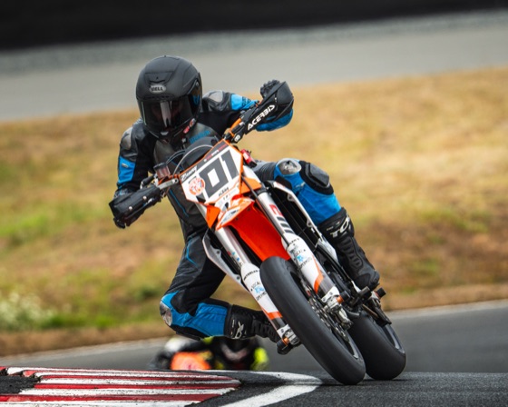 Hannah Johnson riding the #101 Spiva Racing KTM 450 SMR at Vancouver Island Motorsport Circuit (photo 18 of 61)