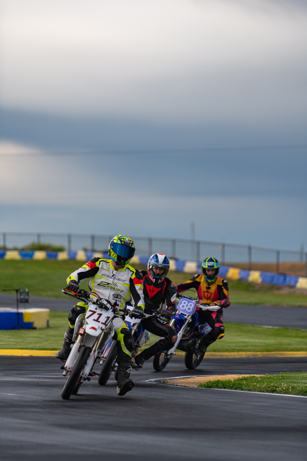 The #711 leading a pair of riders through a corner (photo 56 of 77)