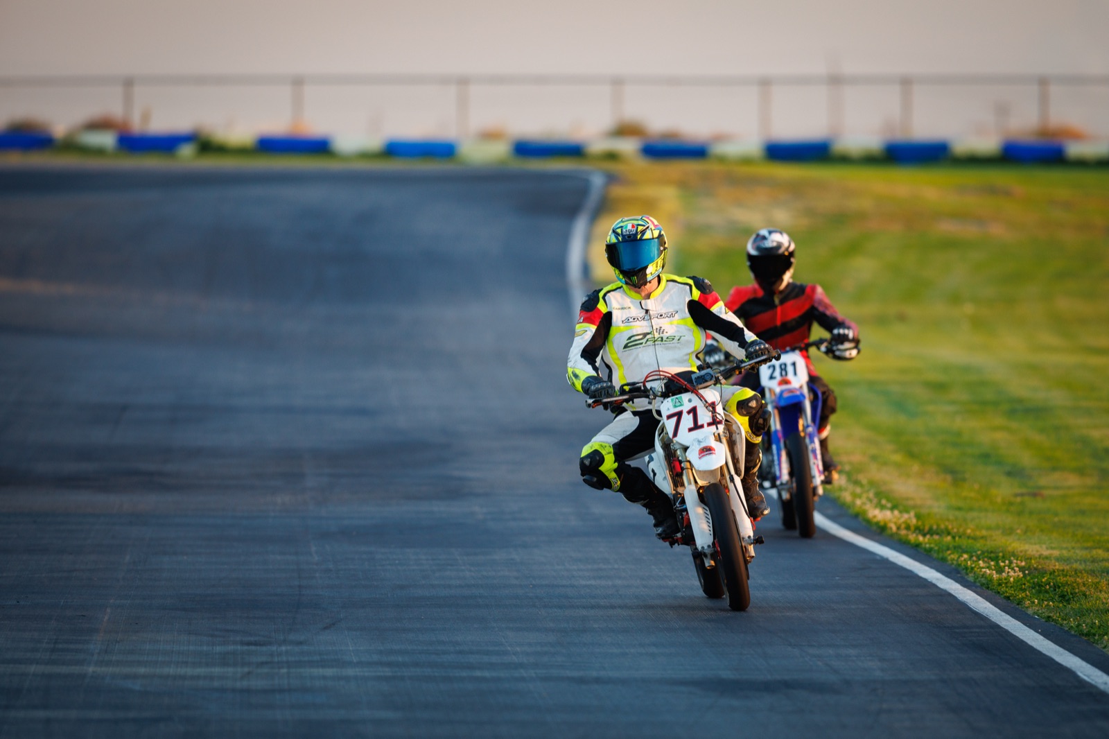 Garrick Fulbright on the #711 leading another rider through a bend on Sunday morning (photo 102 of 117)