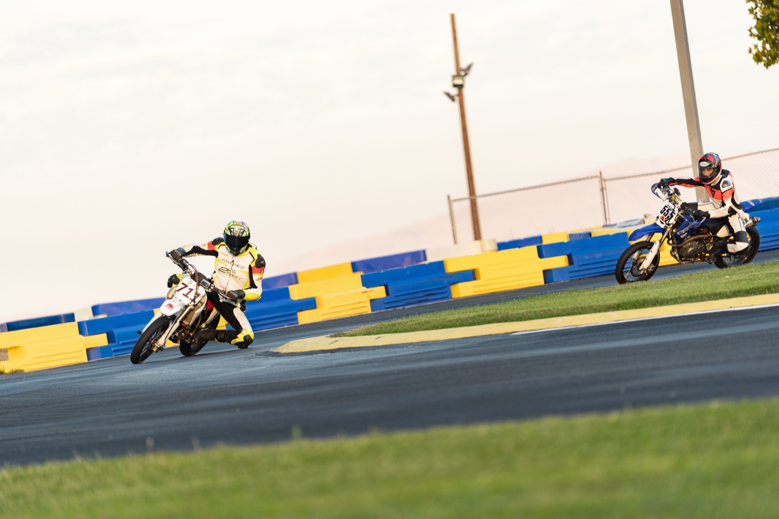 Garrick Fulbright on the #711 ahead of another rider along the barriers (photo 106 of 117)