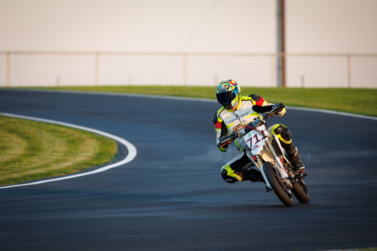 Garrick Fulbright on the #711 through a sweeping corner (photo 107 of 117)