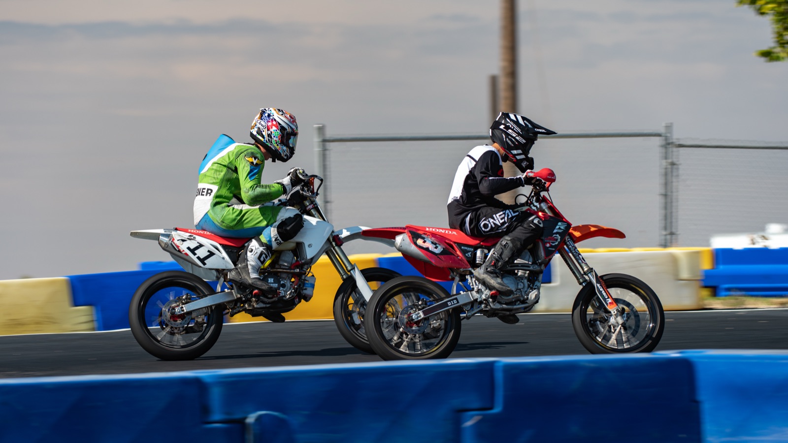 John Gessner on the #711 and a red bike over the crest (photo 24 of 117)