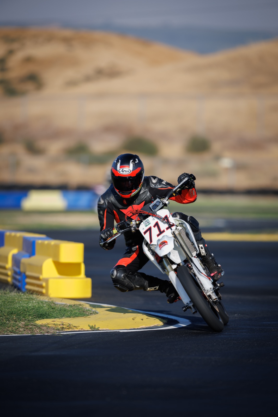 Alex Taylor tipping the #711 into a corner (photo 42 of 117)