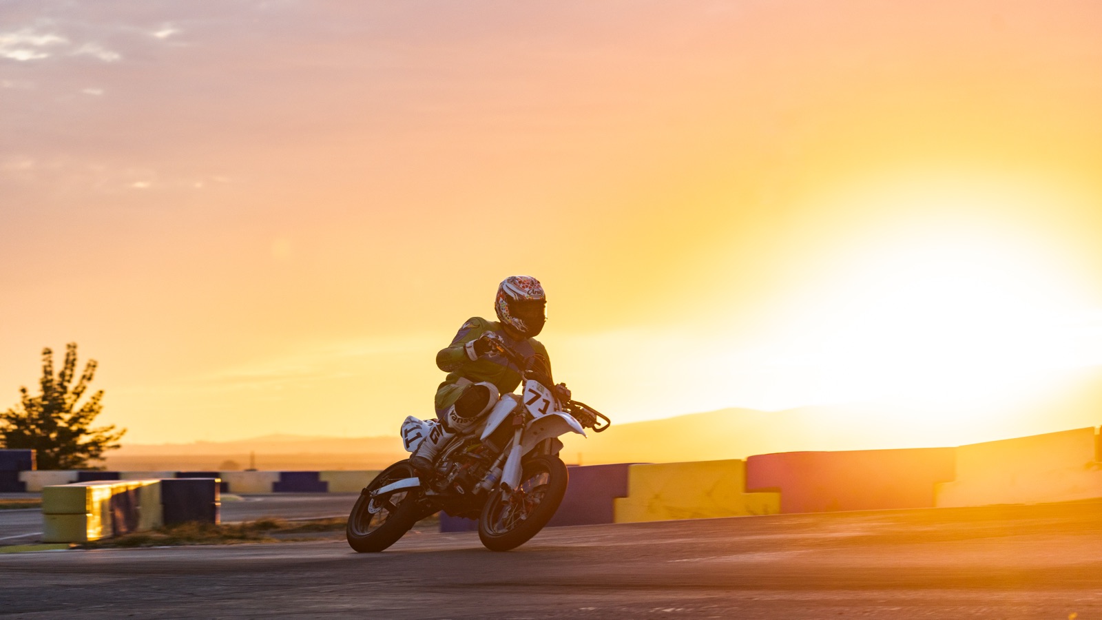The #711 silhouetted against the setting sun (photo 55 of 117)