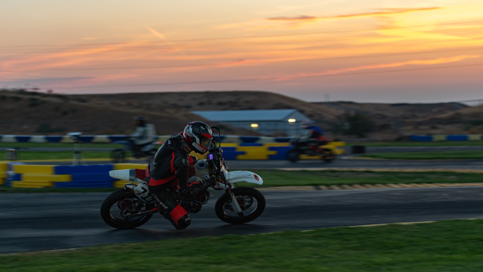 Panning shot of Alex Taylor on the #711 at dawn (photo 72 of 117)