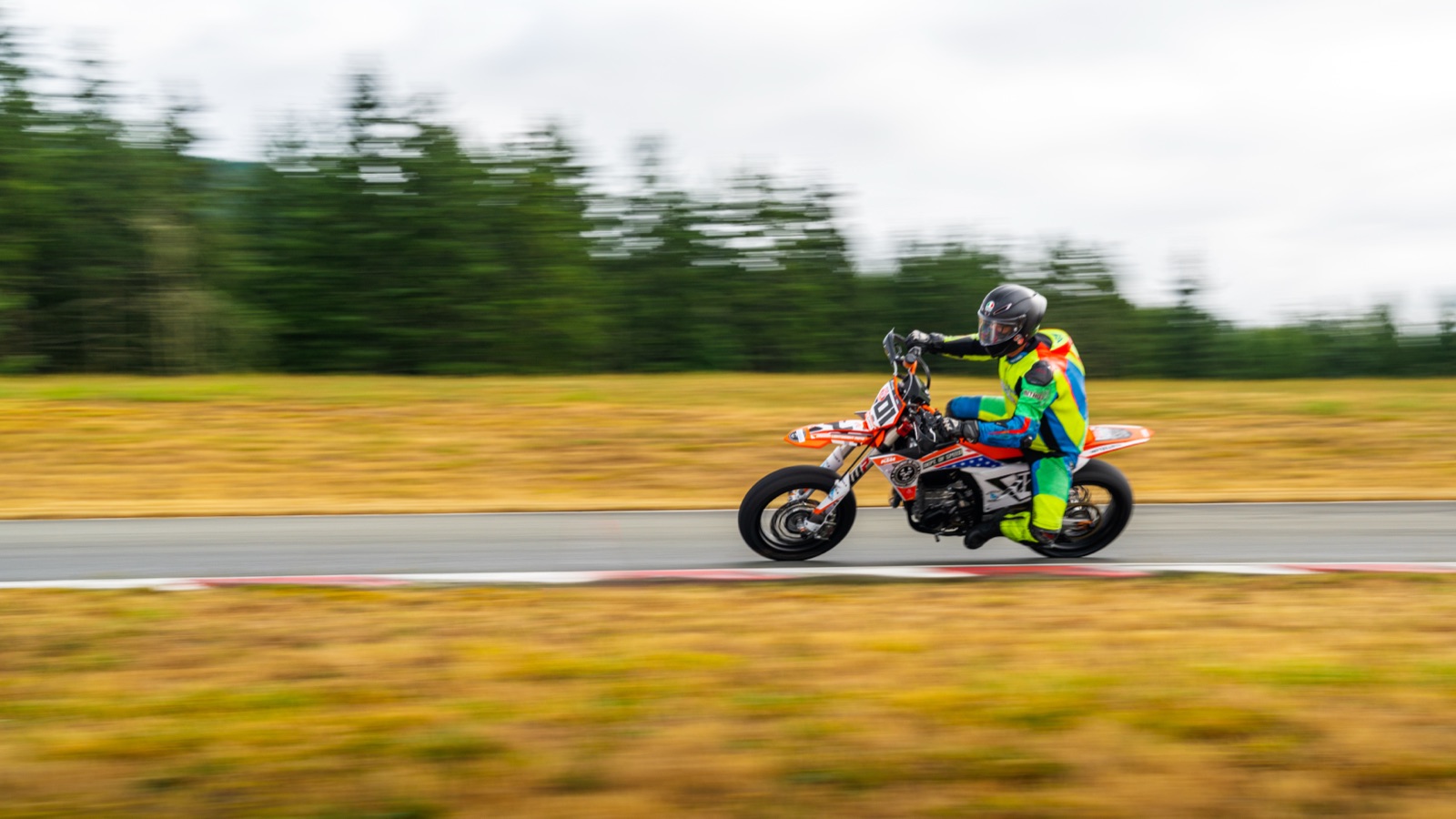 Jonathan Spiva riding the #101 Spiva Racing KTM 450 SMR at Vancouver Island Motorsport Circuit (photo 4 of 61)