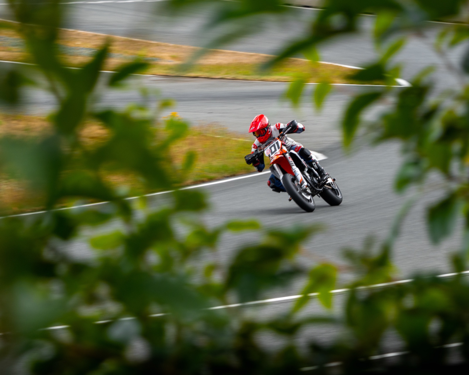 Ben Freiberger riding the #101 Spiva Racing KTM 450 SMR at Vancouver Island Motorsport Circuit (photo 24 of 61)