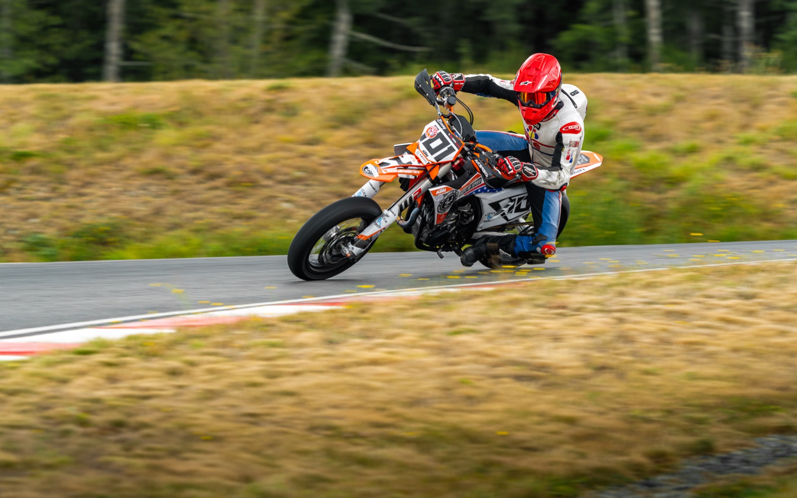 Ben Freiberger riding the #101 Spiva Racing KTM 450 SMR at Vancouver Island Motorsport Circuit (photo 27 of 61)