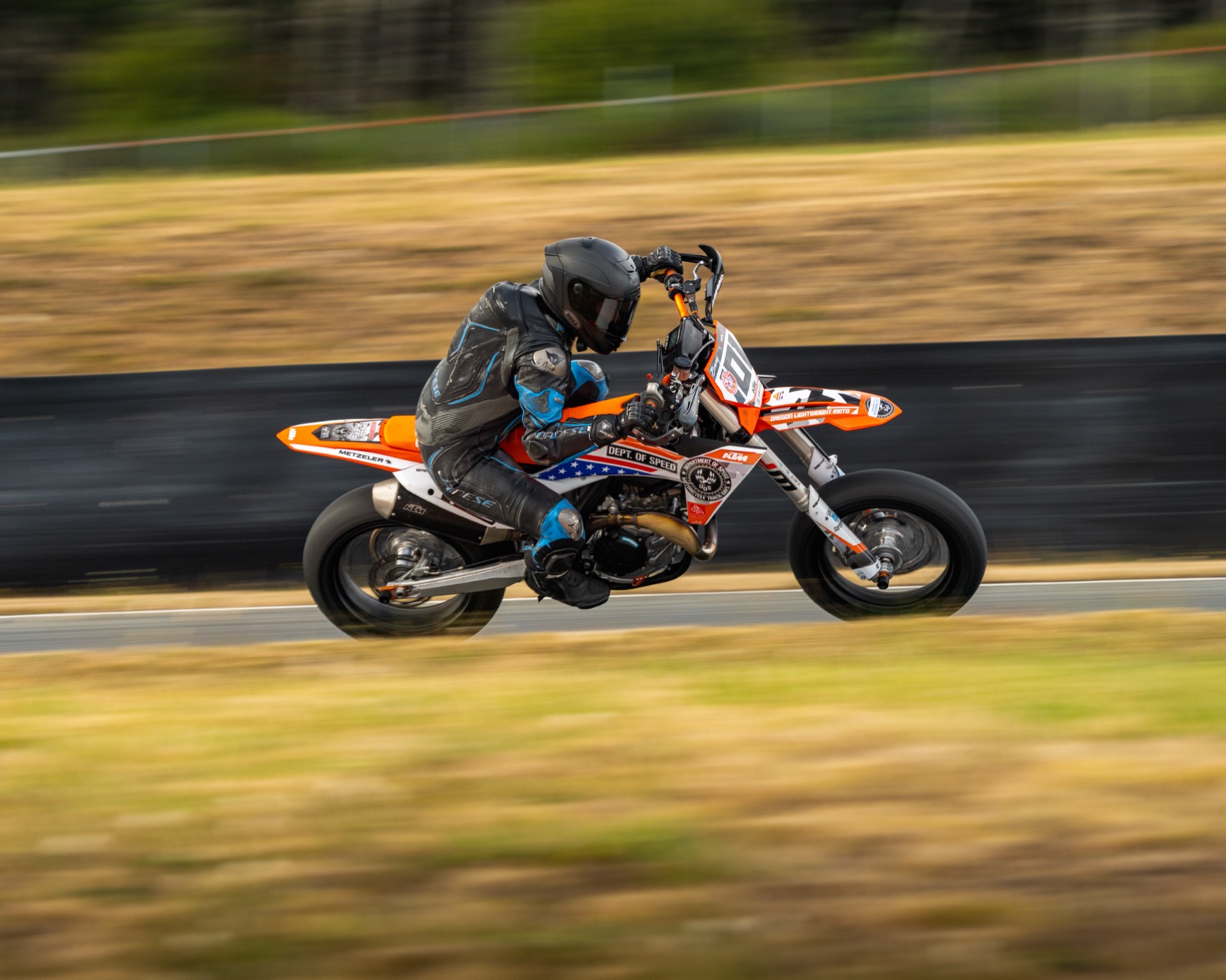 Hannah Johnson riding the #101 Spiva Racing KTM 450 SMR at Vancouver Island Motorsport Circuit (photo 46 of 61)