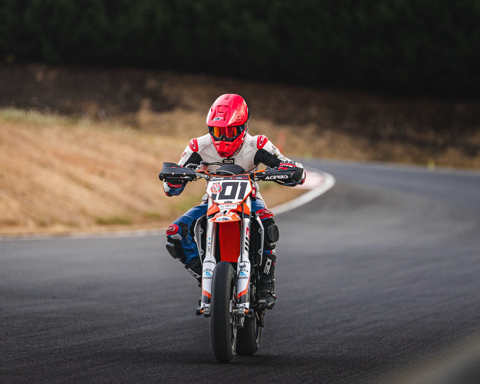 Ben Freiberger riding the #101 Spiva Racing KTM 450 SMR at Vancouver Island Motorsport Circuit (photo 53 of 61)