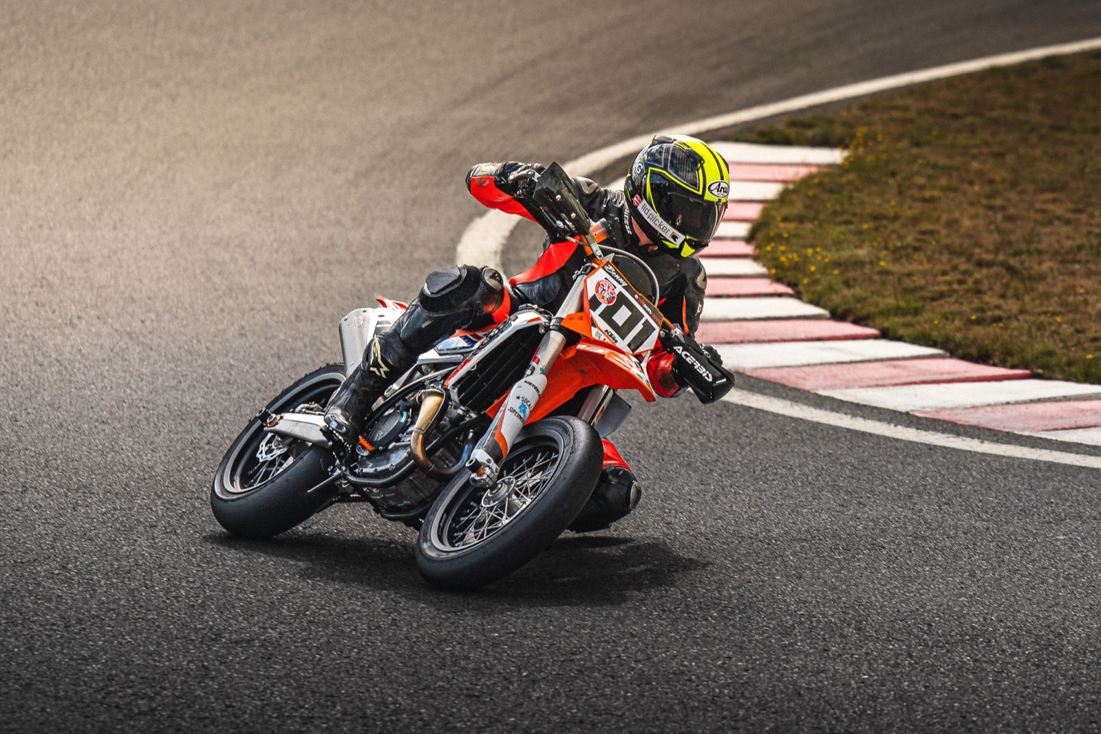 Alex Taylor riding the #101 Spiva Racing KTM 450 SMR at Vancouver Island Motorsport Circuit (photo 57 of 61)