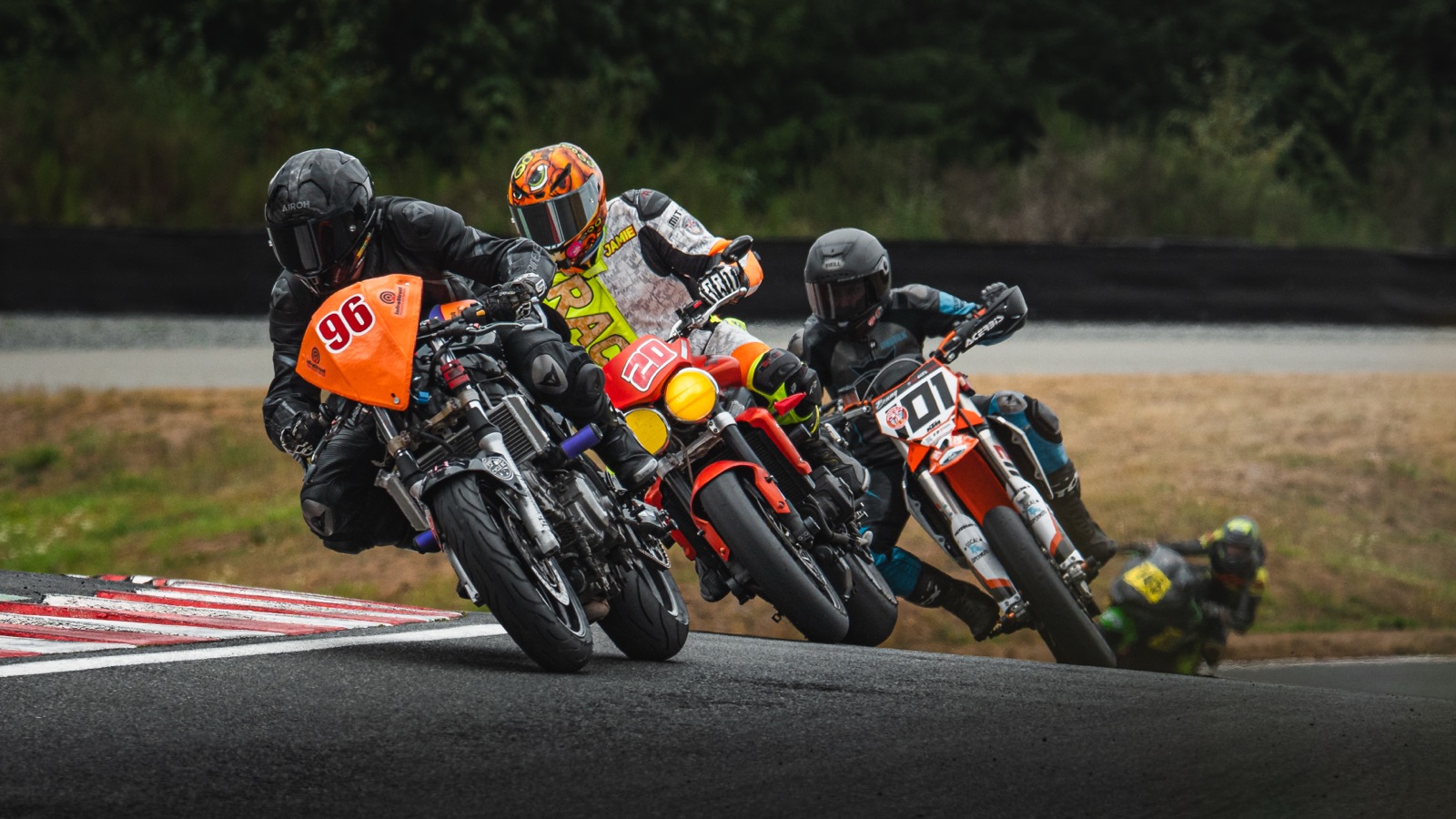 Hannah Johnson riding the #101 Spiva Racing KTM 450 SMR at Vancouver Island Motorsport Circuit (photo 20 of 61)