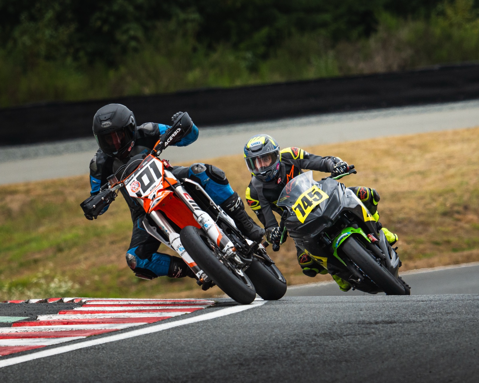 Hannah Johnson riding the #101 Spiva Racing KTM 450 SMR at Vancouver Island Motorsport Circuit (photo 21 of 61)
