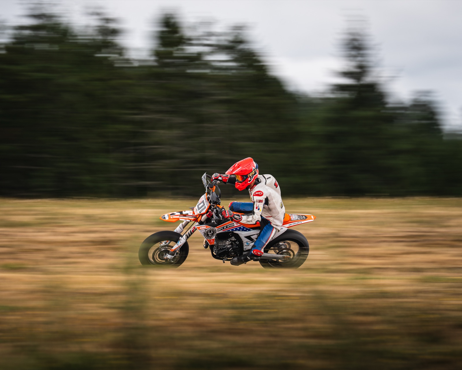 Ben Freiberger riding the #101 Spiva Racing KTM 450 SMR at Vancouver Island Motorsport Circuit (photo 31 of 61)