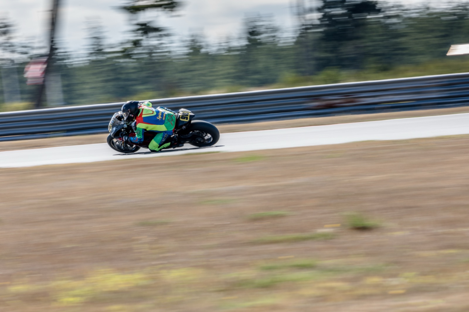 Jonathan Spiva (#916) racing the Ducati Panigale R at The Ridge Motorsports Park on Saturday (photo 27 of 69)
