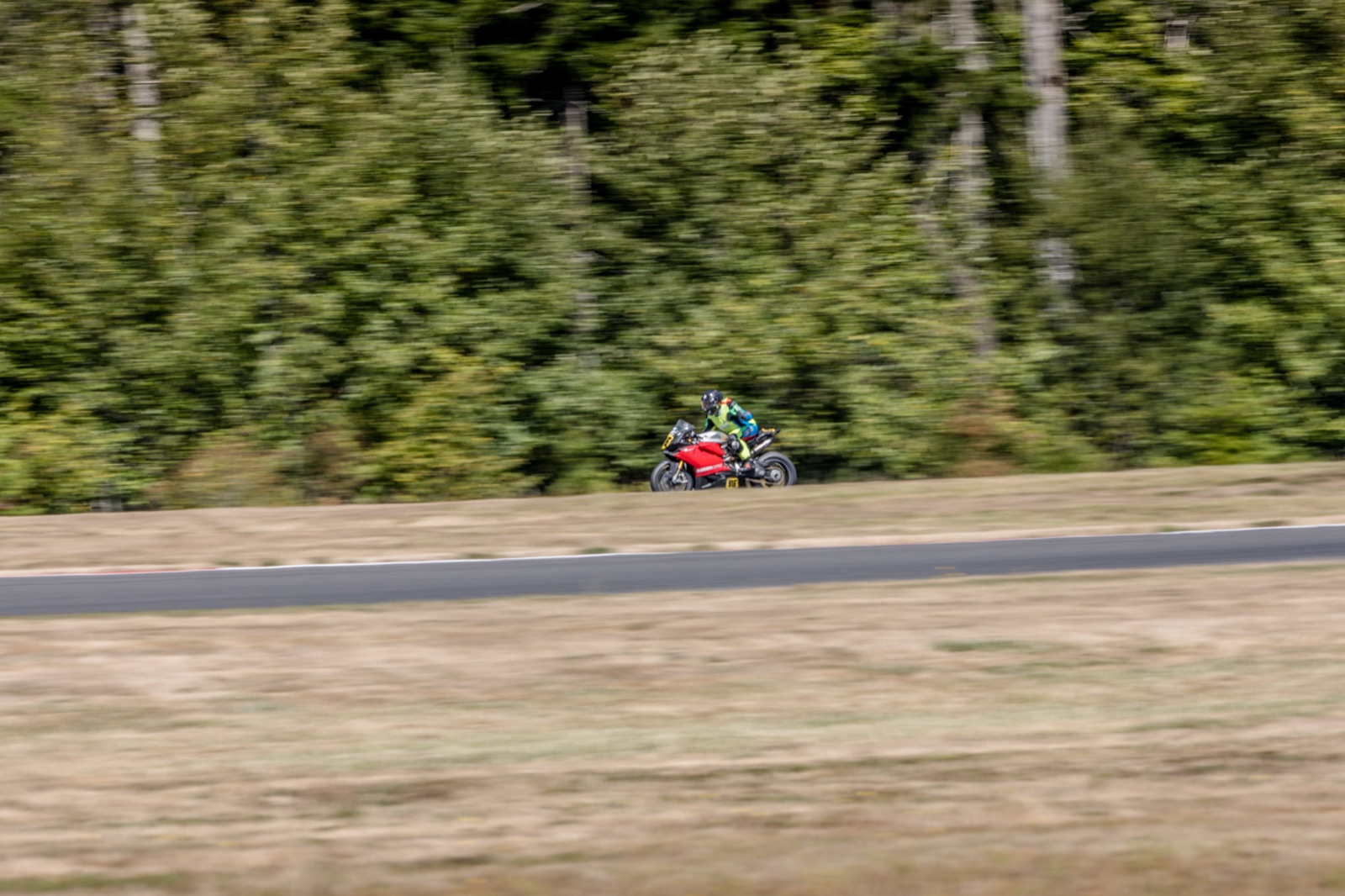 Jonathan Spiva (#916) racing the Ducati Panigale R at The Ridge Motorsports Park on Sunday (photo 50 of 69)