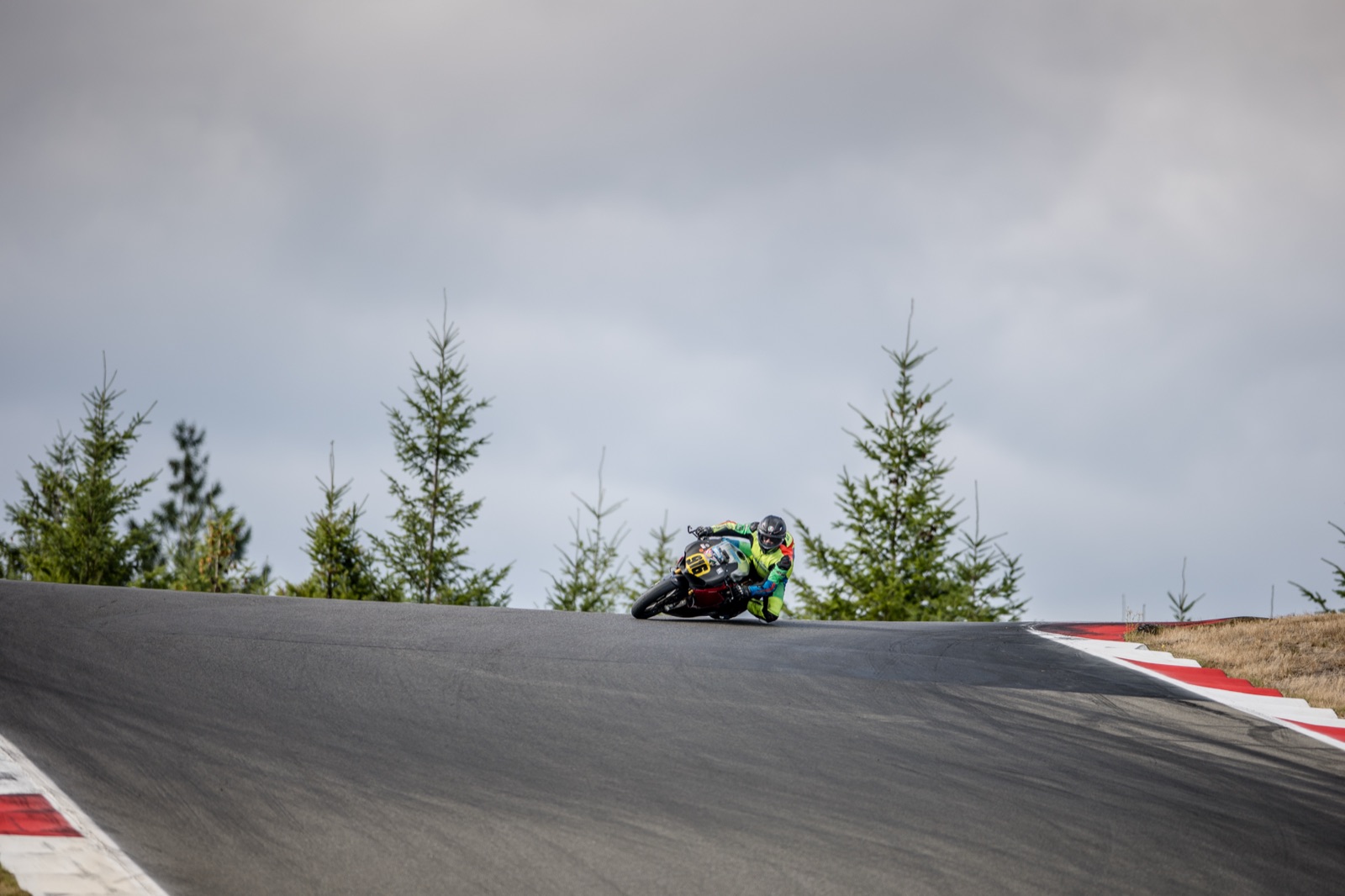 Jonathan Spiva (#916) racing the Ducati Panigale R at The Ridge Motorsports Park on Sunday (photo 59 of 69)