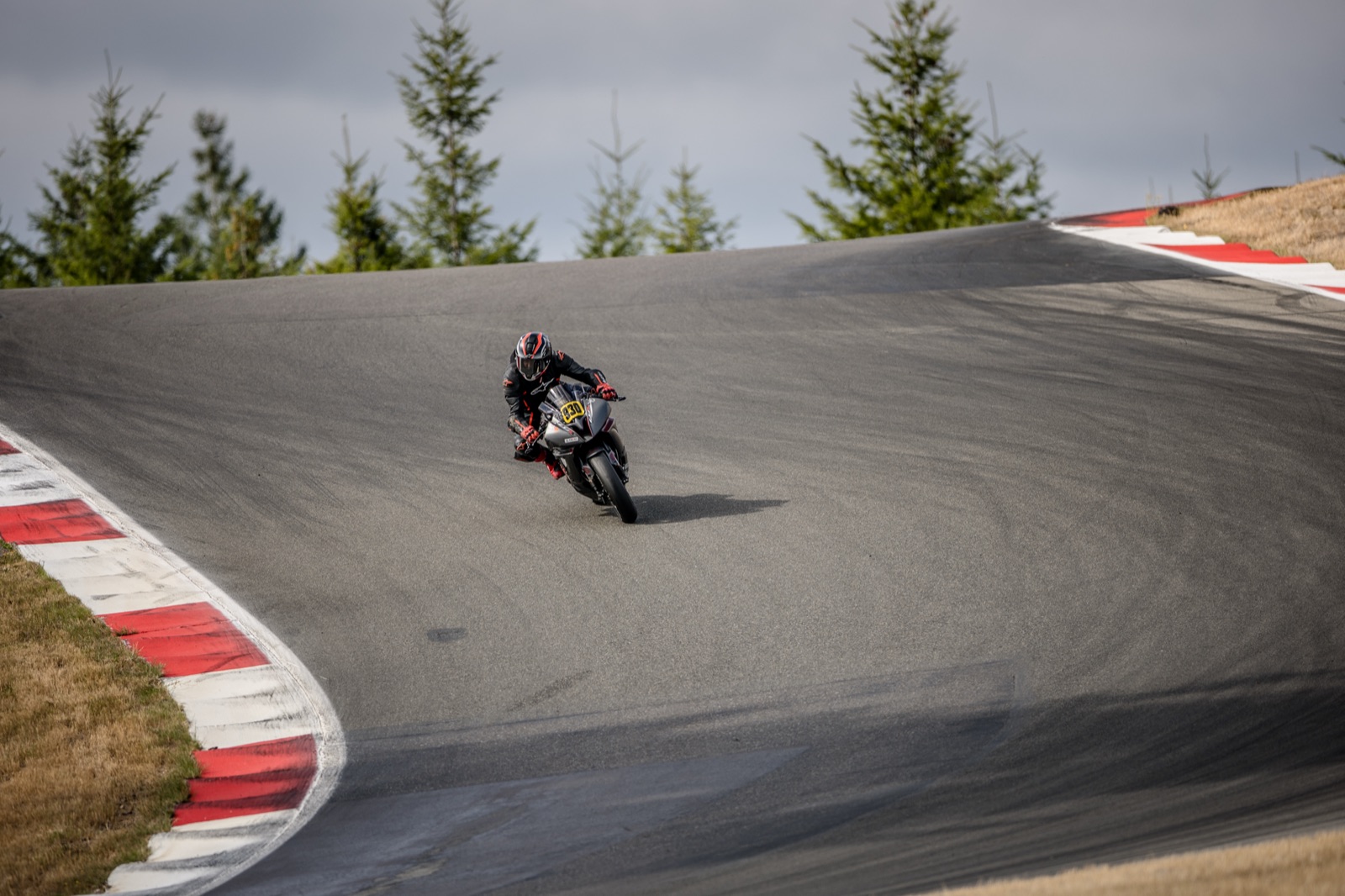 Jonathan Spiva (#916) racing the Ducati Panigale R at The Ridge Motorsports Park on Sunday (photo 62 of 69)